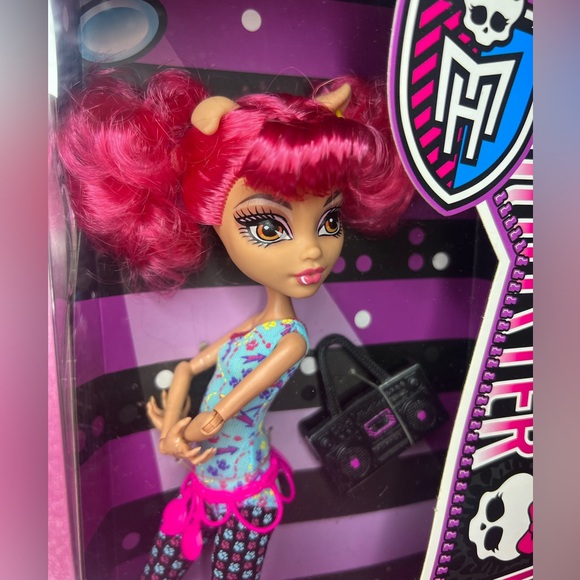 Monster High Howleen Wolf Dance Class - Picture 1 of 2